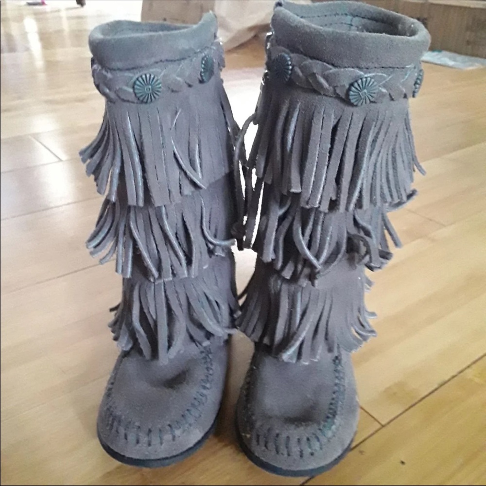 Minnetonka gray moccasins 8 toddler triple fringe - Picture 4 of 8